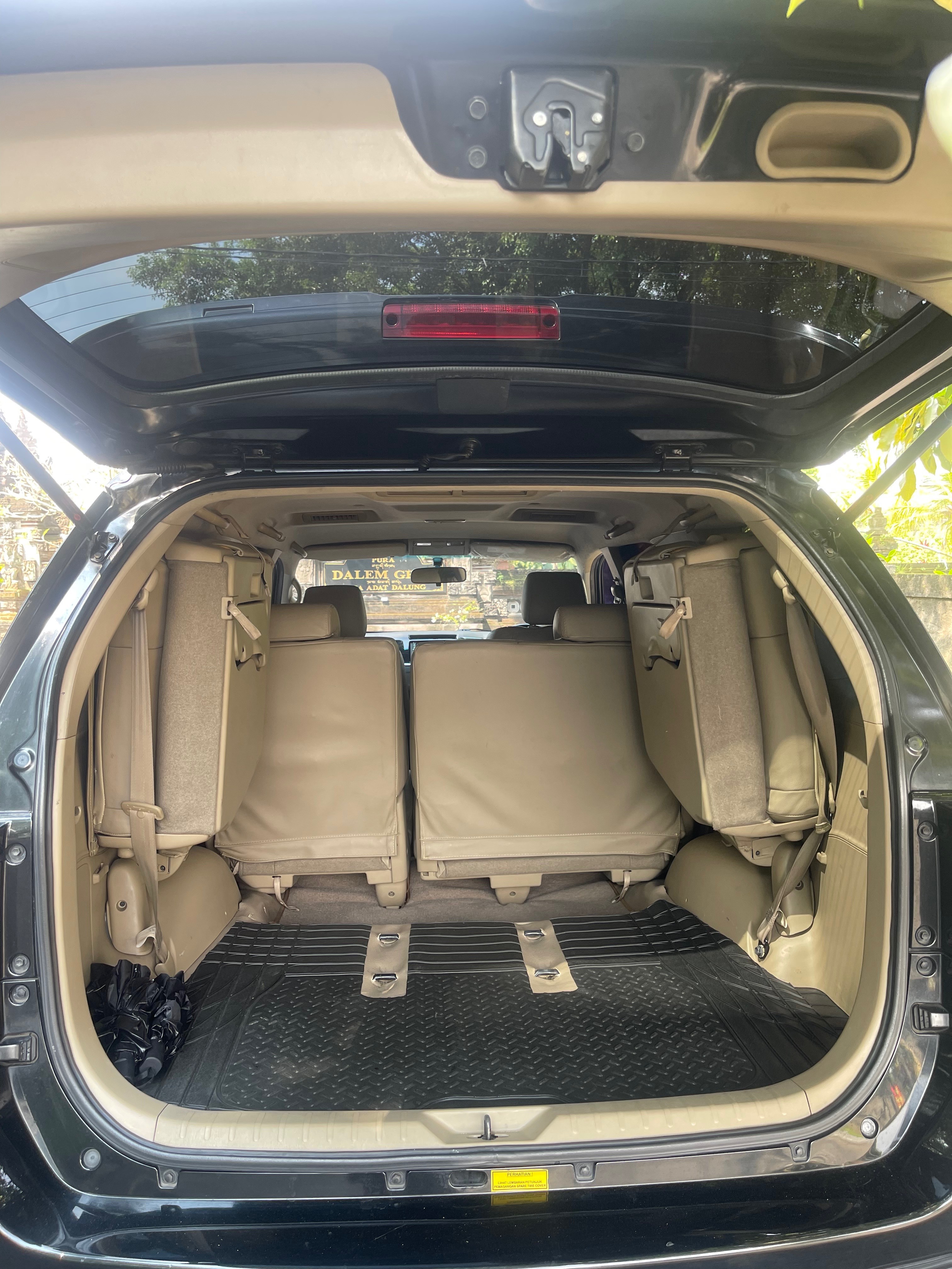 2012 Toyota Fortuner  4X2 2.5 G AT DIESEL 2012 Toyota Fortuner  4X2 2.5 G AT DIESEL