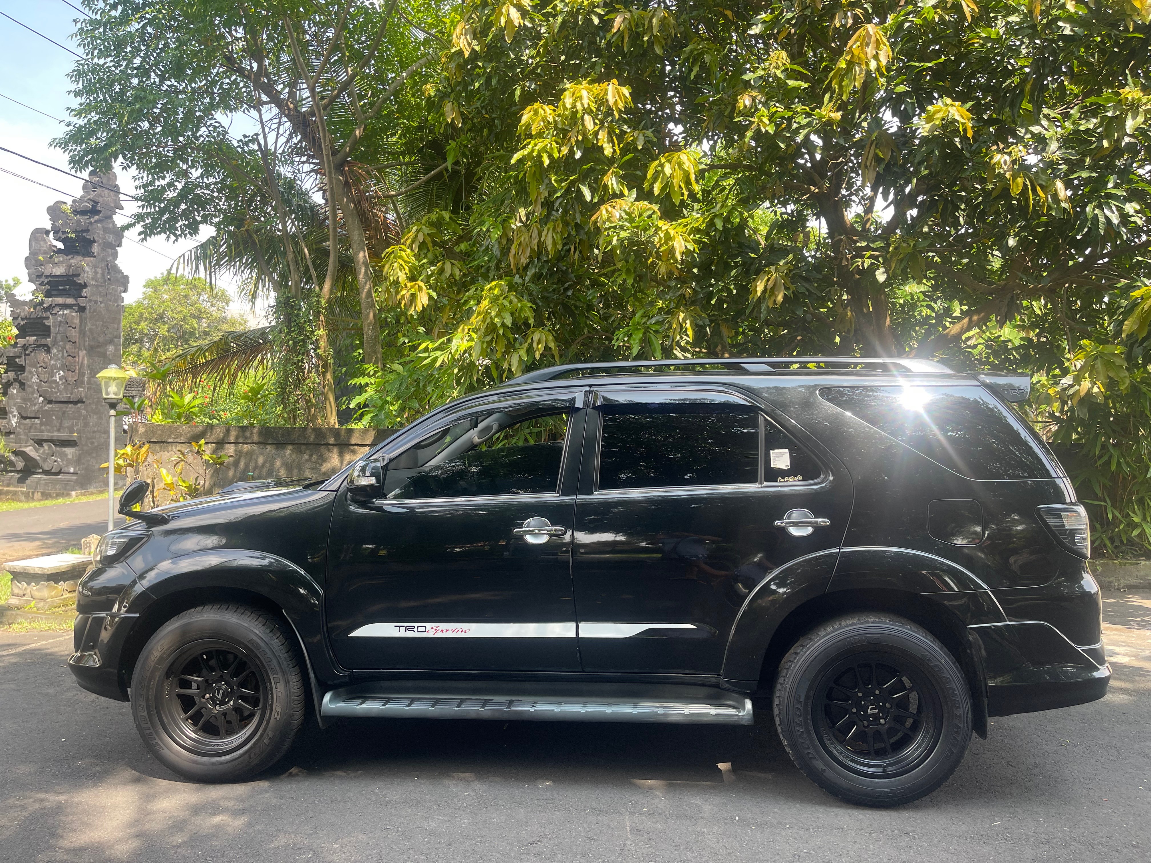 2012 Toyota Fortuner  4X2 2.5 G AT DIESEL 2012 Toyota Fortuner  4X2 2.5 G AT DIESEL