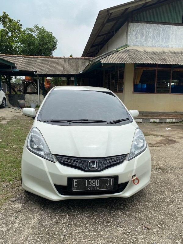 2011 Honda Jazz  1.5 GE8 MT