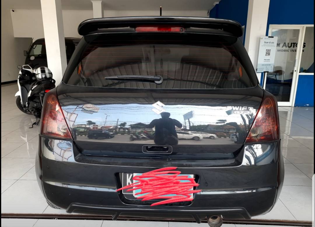 2010 Suzuki Swift  GT 3 M/T 2010 Suzuki Swift  GT 3 M/T