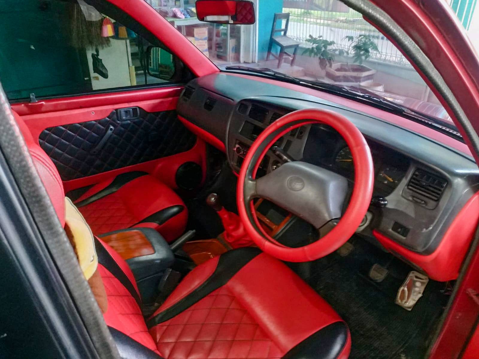 2004 Toyota Kijang  1.8L LX 2004 Toyota Kijang  1.8L LX