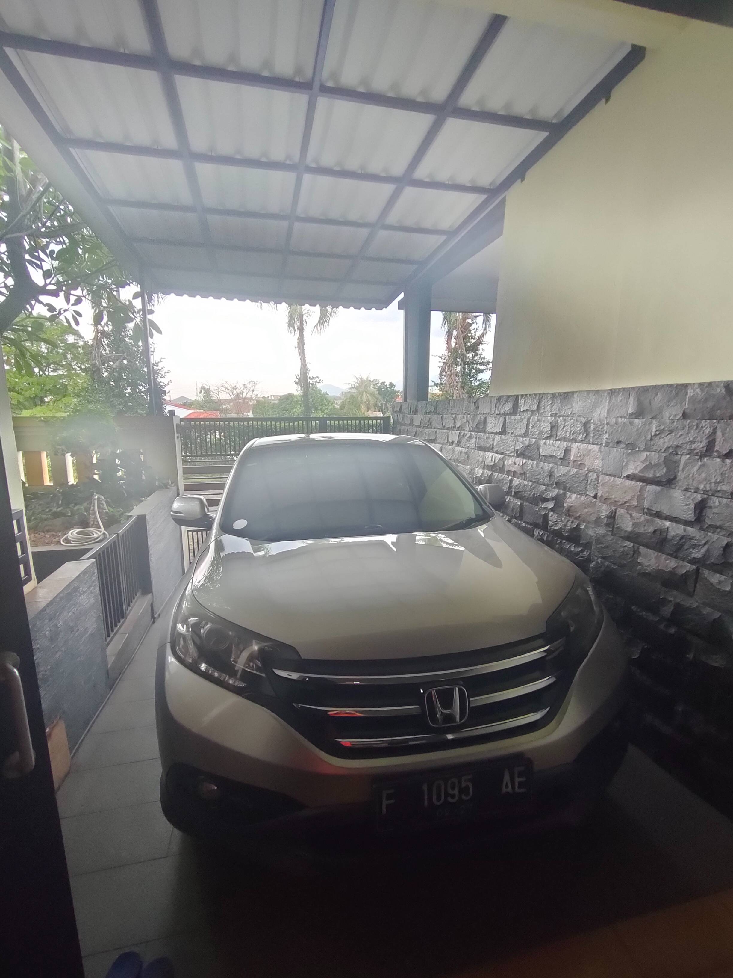 2013 Honda CRV 2.0L 4X2 AT 2013 Honda CRV 2.0L 4X2 AT