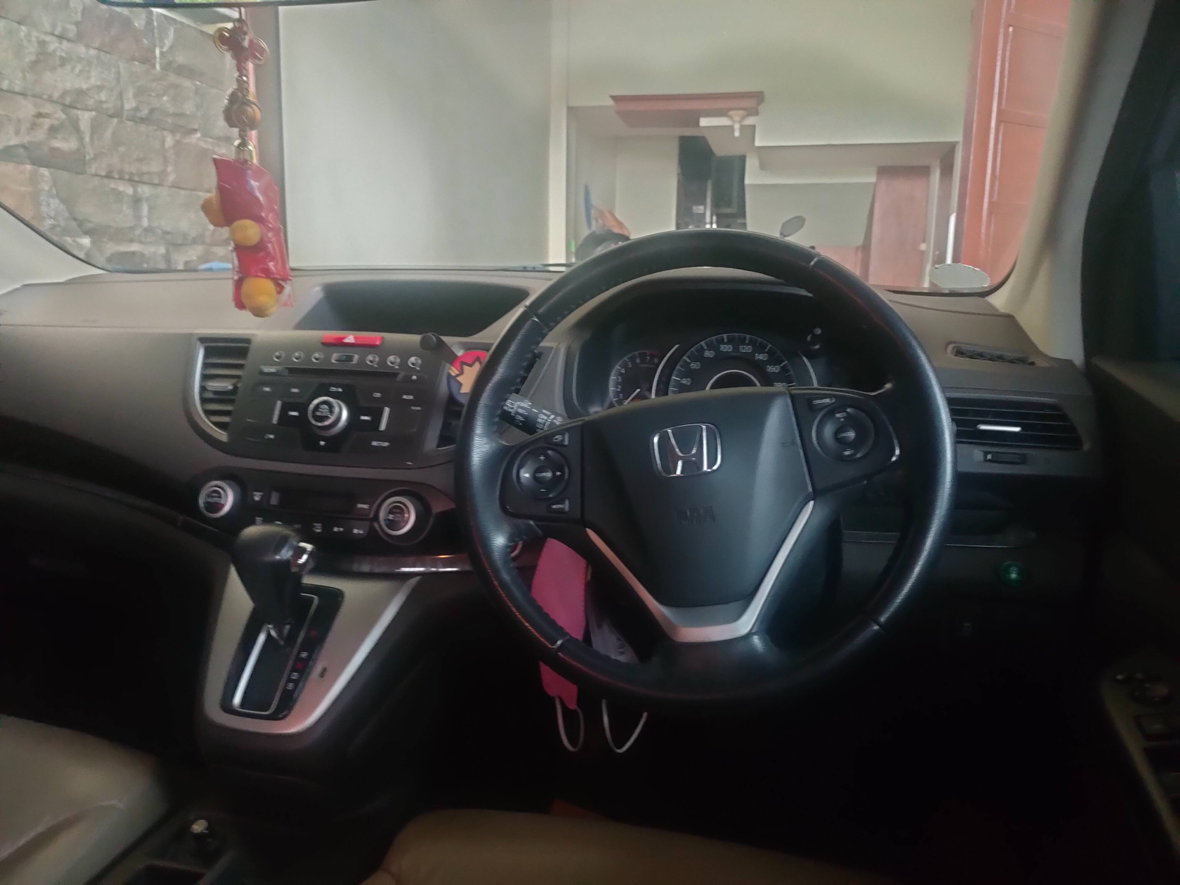 2013 Honda CRV 2.0L 4X2 AT 2013 Honda CRV 2.0L 4X2 AT