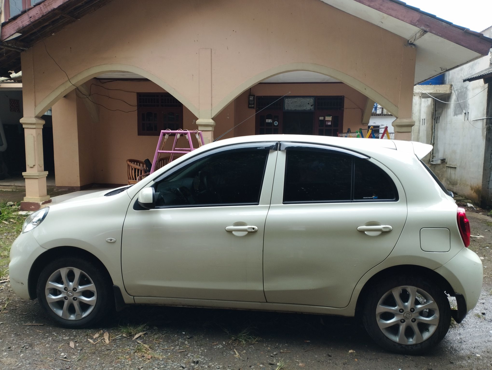 2017 Nissan March 1.2L MT 2017 Nissan March 1.2L MT