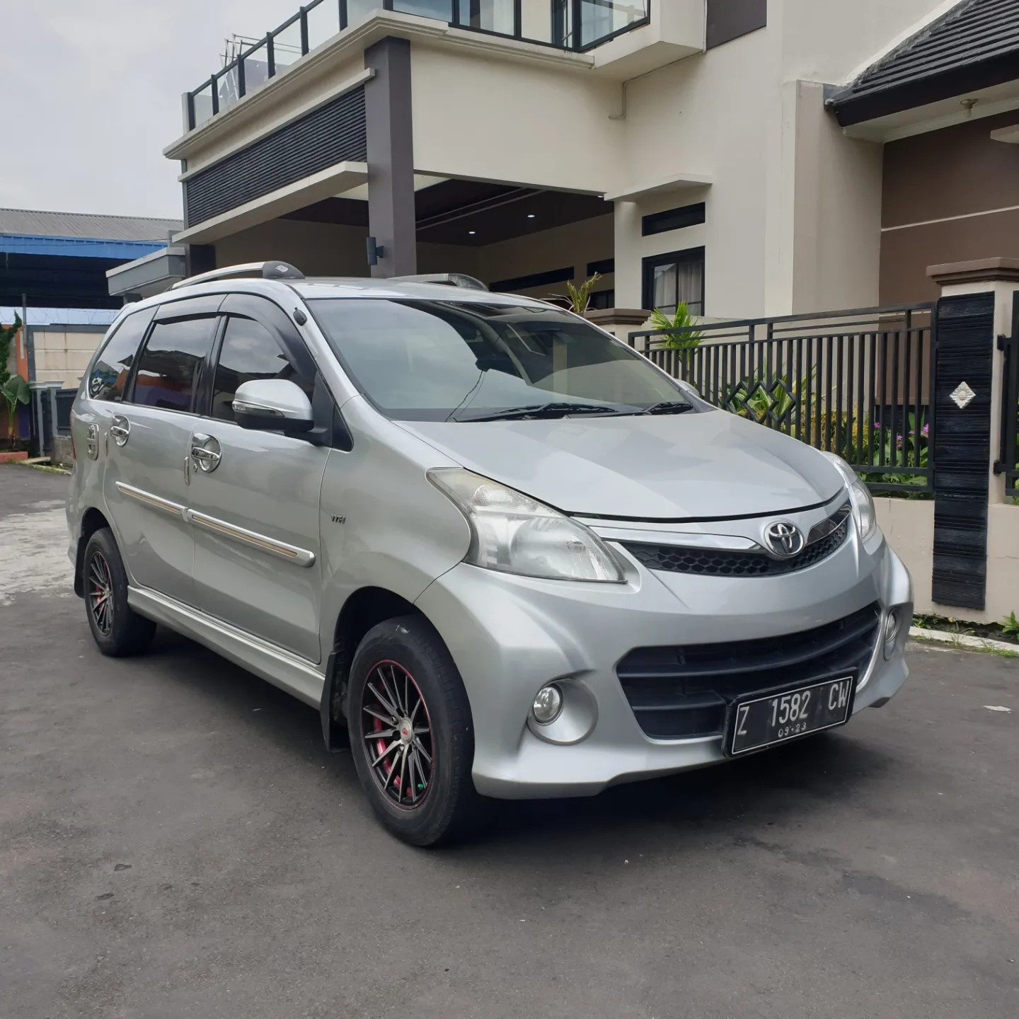 2012 Toyota Avanza Veloz  1.3 AT Bekas 2012 Toyota Avanza Veloz  1.3 AT Bekas