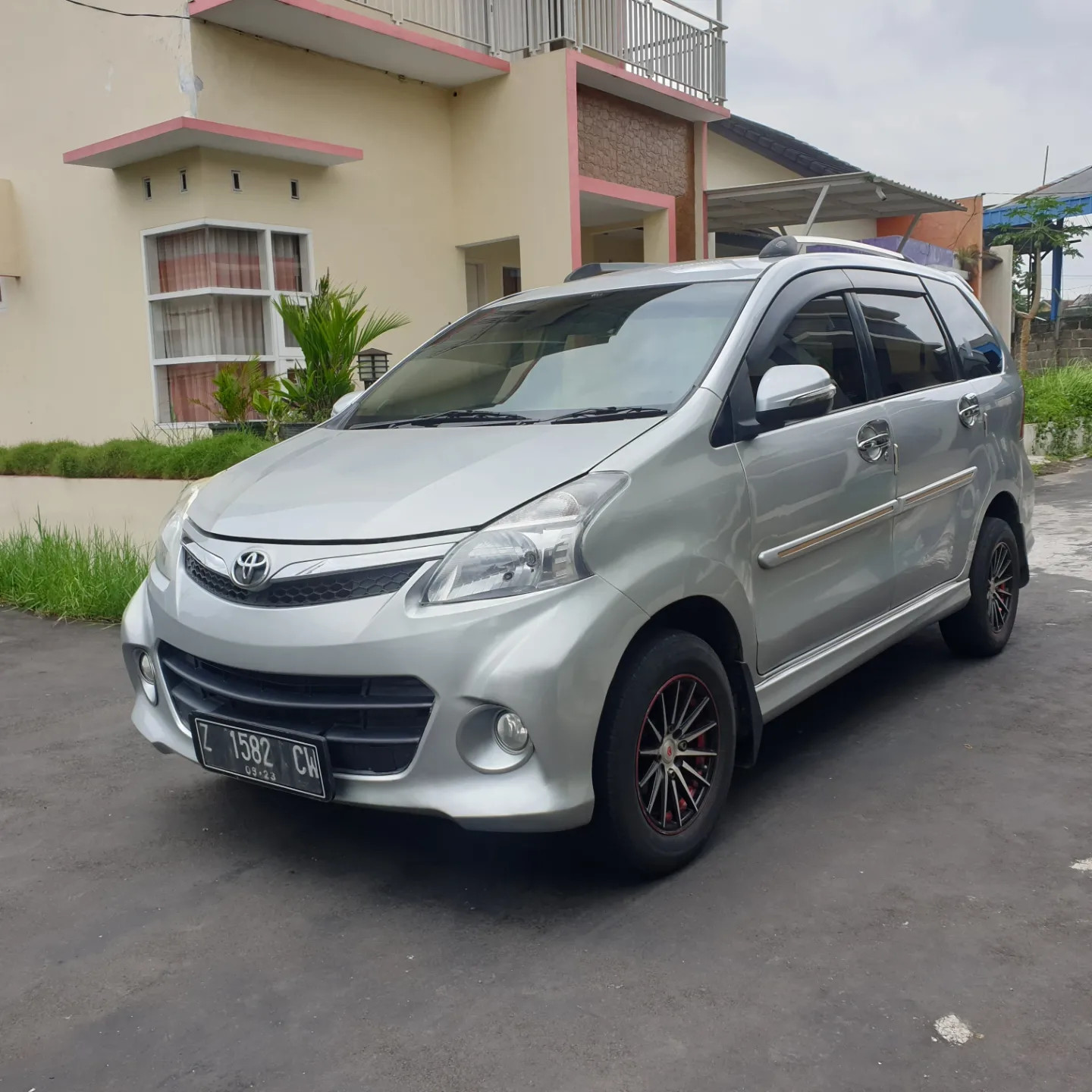 2012 Toyota Avanza Veloz  1.3 AT 2012 Toyota Avanza Veloz  1.3 AT