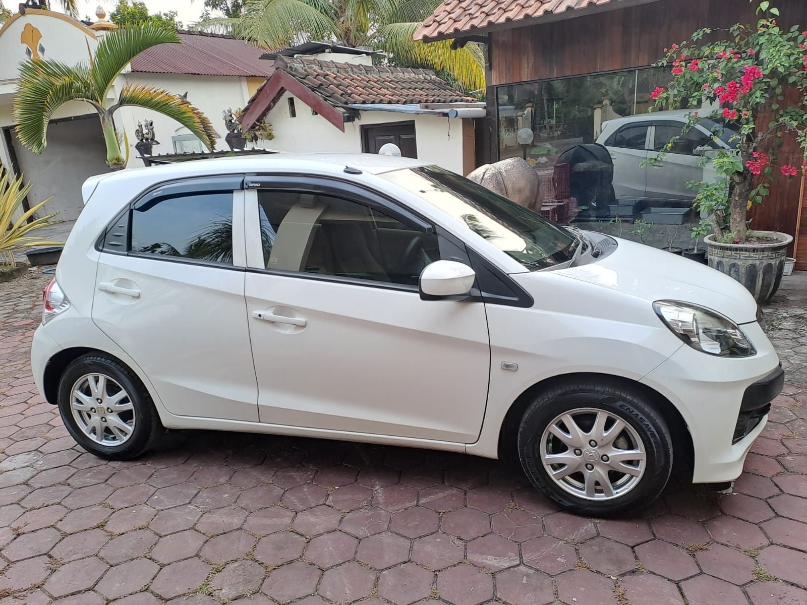 2016 Honda Brio  1.2 E MT 2016 Honda Brio  1.2 E MT
