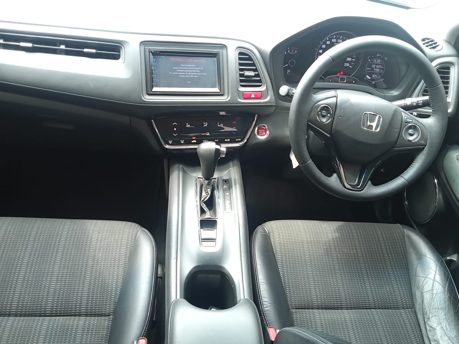 2016 Honda HRV  RU1 1.5 E CVT CKD 2016 Honda HRV  RU1 1.5 E CVT CKD