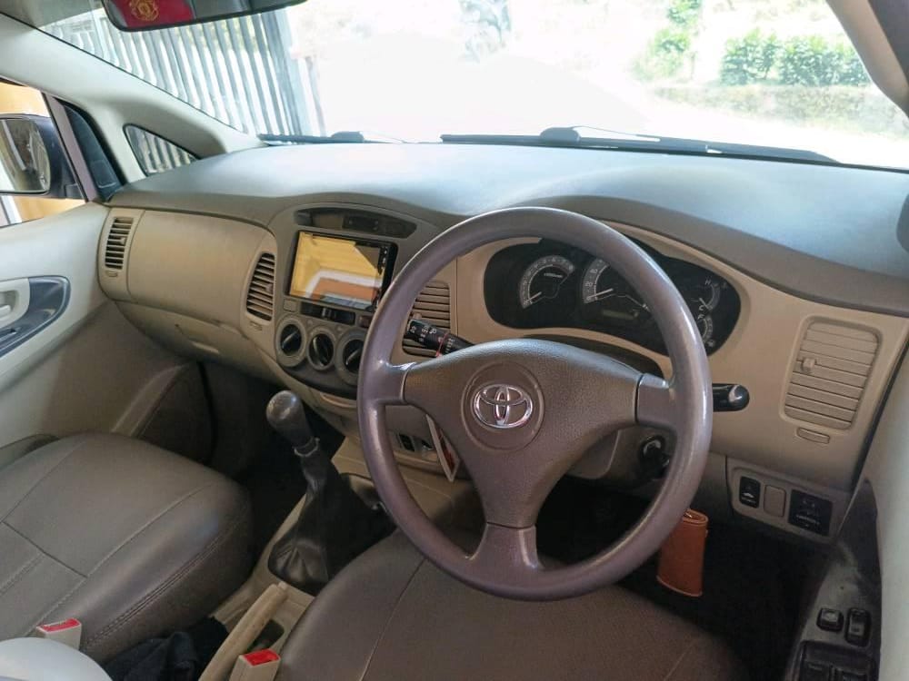 2010 Toyota Kijang Innova G M/T Gasoline 2010 Toyota Kijang Innova G M/T Gasoline