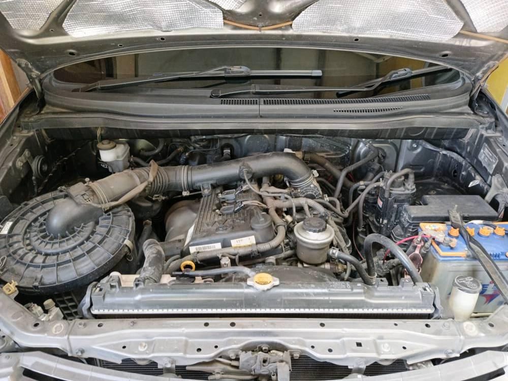 2010 Toyota Kijang Innova G M/T Gasoline 2010 Toyota Kijang Innova G M/T Gasoline