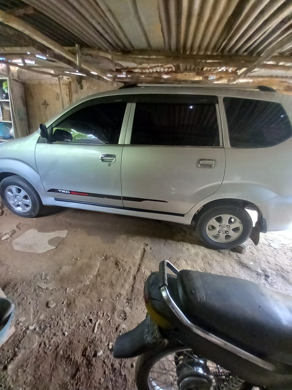 2006 Daihatsu Xenia  Li Deluxe 2006 Daihatsu Xenia  Li Deluxe