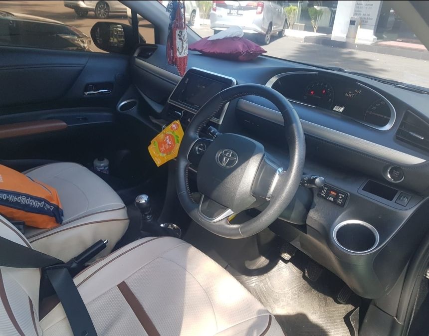 2018 Toyota Sienta V MT 2018 Toyota Sienta V MT