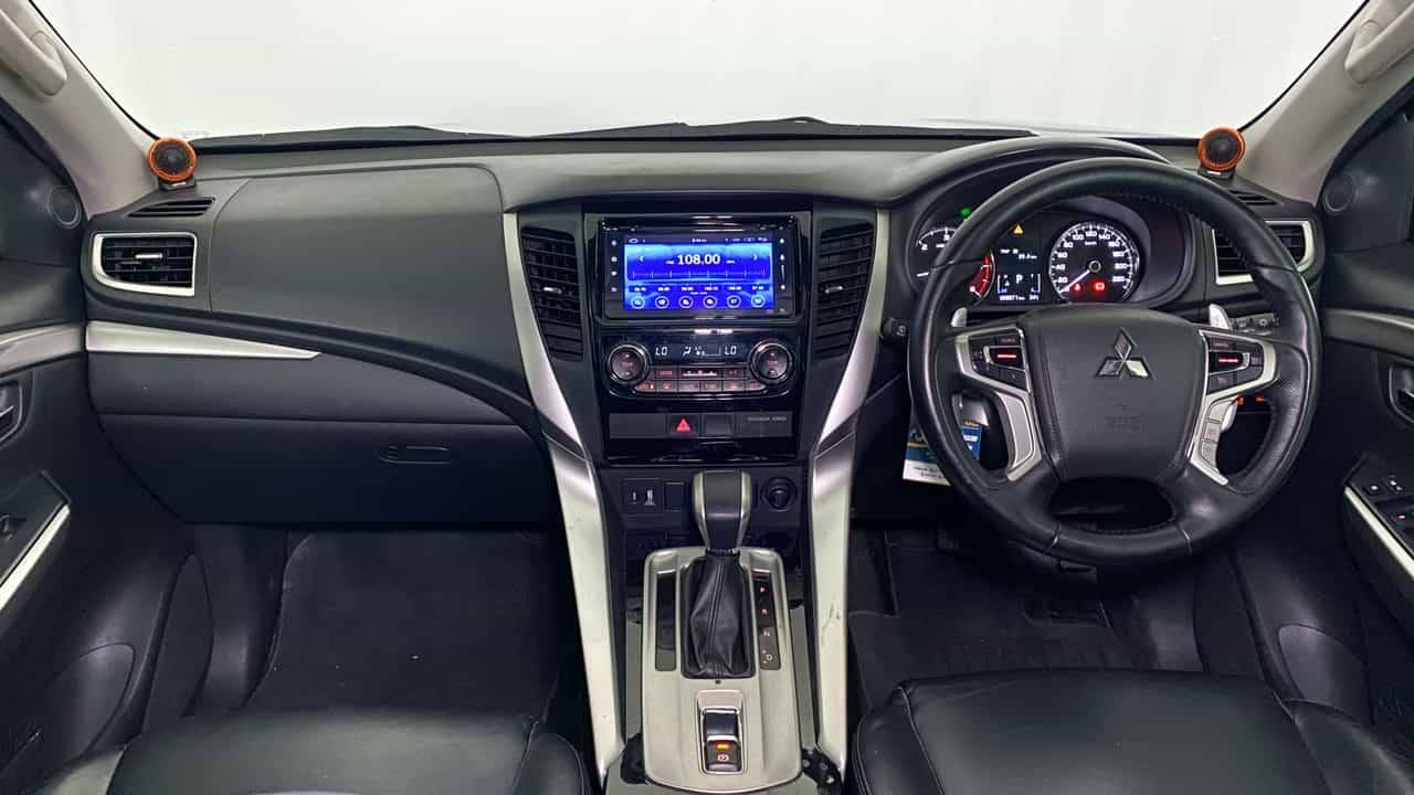 2018 Mitsubishi Pajero Sport Dakar AT 4x2 2018 Mitsubishi Pajero Sport Dakar AT 4x2