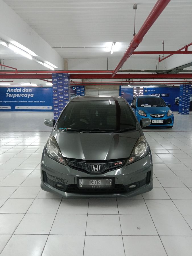 2013 Honda Jazz  1.5L RS AT Bekas 2013 Honda Jazz  1.5L RS AT Bekas