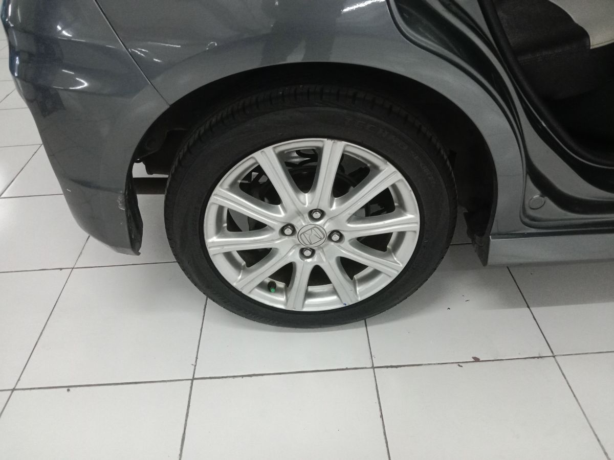 2013 Honda Jazz  1.5L RS AT 2013 Honda Jazz  1.5L RS AT