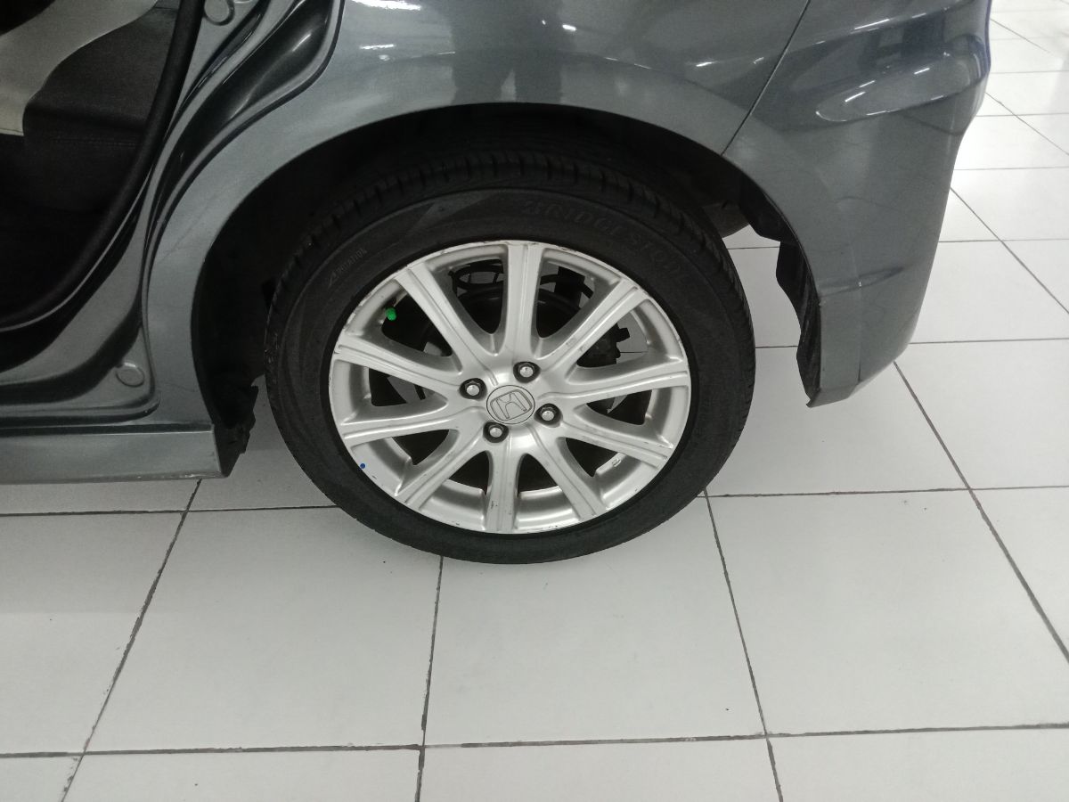 2013 Honda Jazz  1.5L RS AT 2013 Honda Jazz  1.5L RS AT