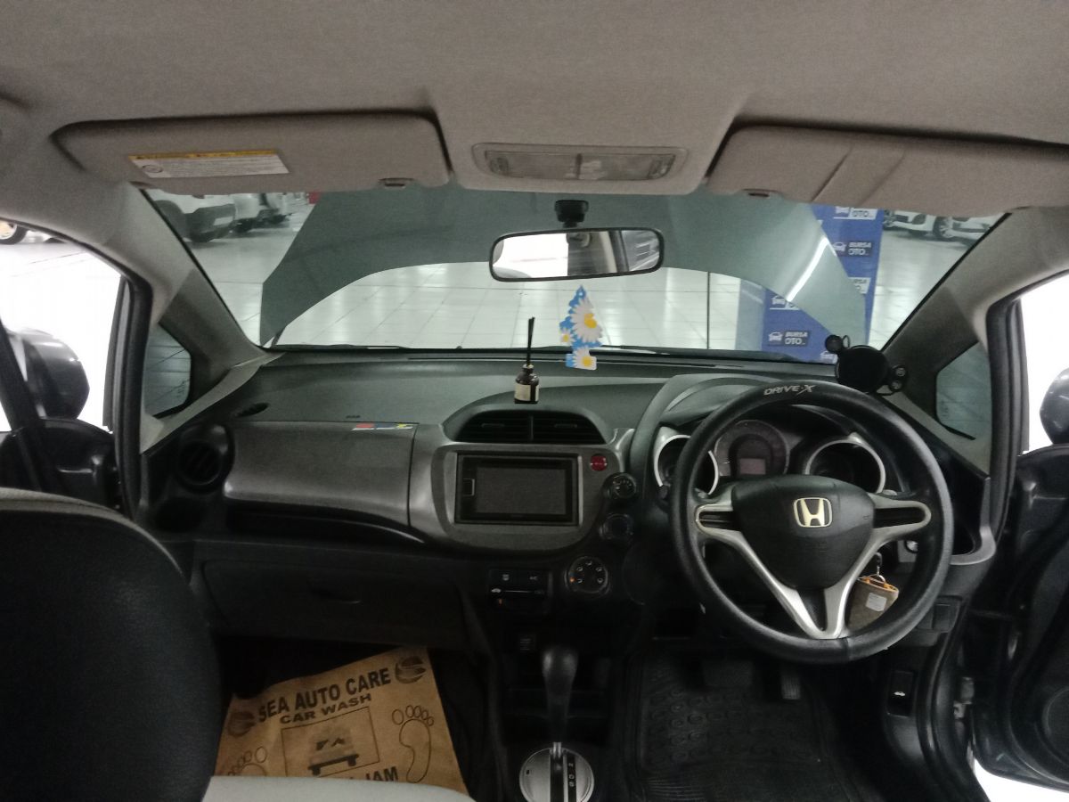 2013 Honda Jazz  1.5L RS AT 2013 Honda Jazz  1.5L RS AT