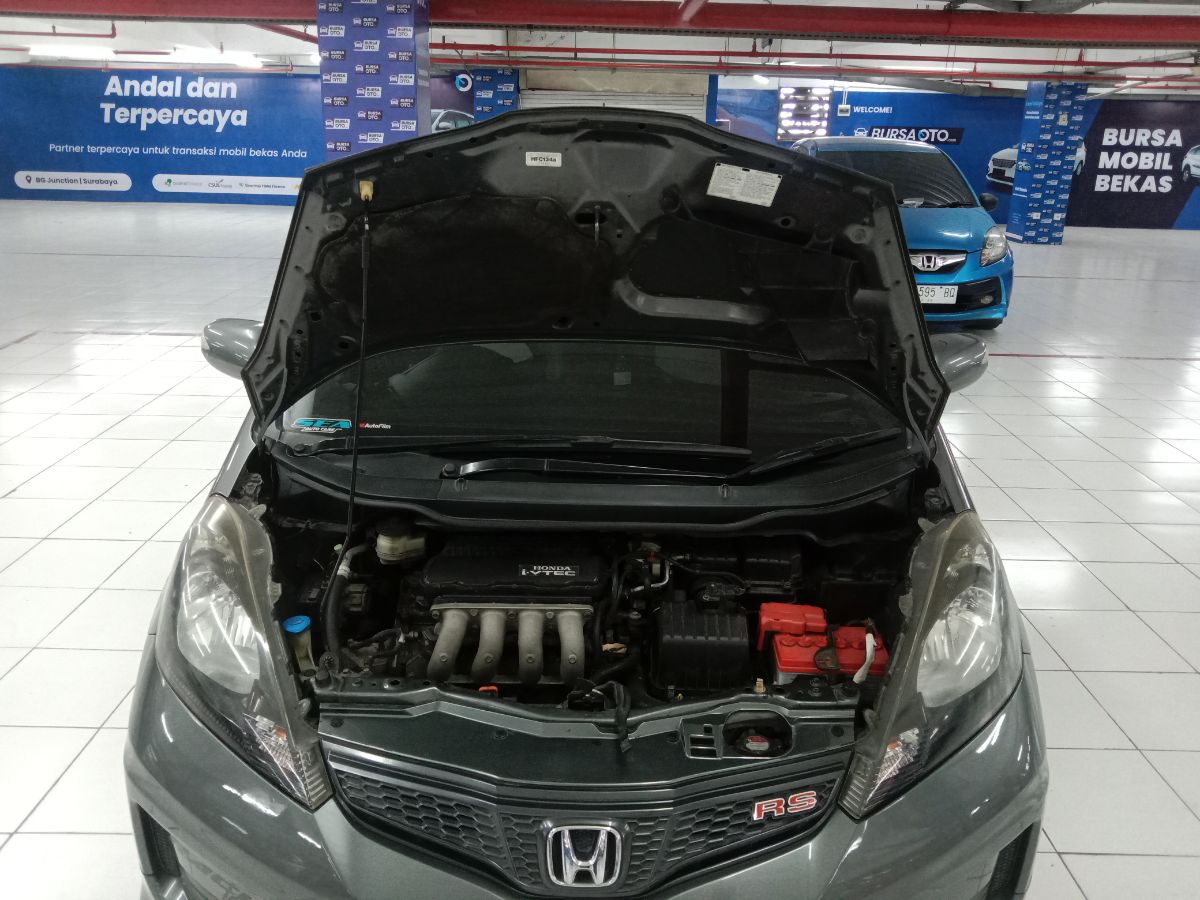 2013 Honda Jazz  1.5L RS AT 2013 Honda Jazz  1.5L RS AT