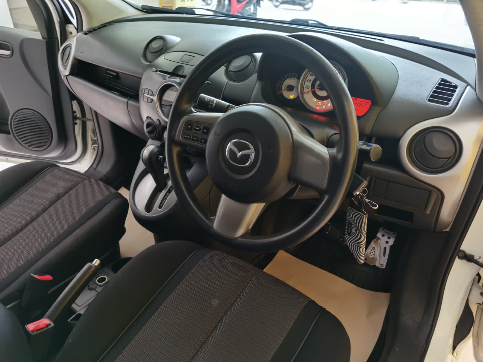 2010 Mazda 2 Hatchback 2010 Mazda 2 Hatchback