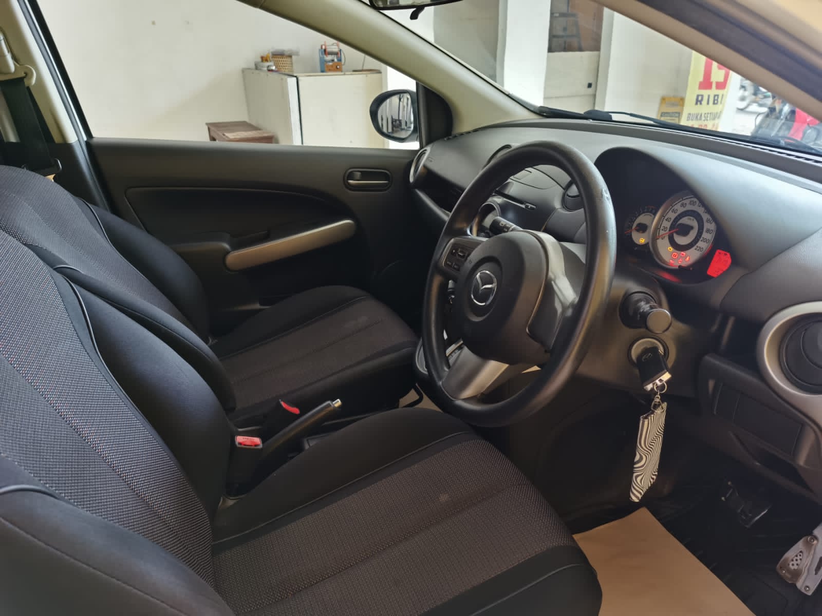 2010 Mazda 2 Hatchback 2010 Mazda 2 Hatchback