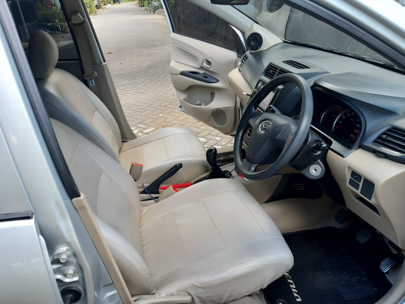 2012 Daihatsu Xenia 1.3 X MT 2012 Daihatsu Xenia 1.3 X MT