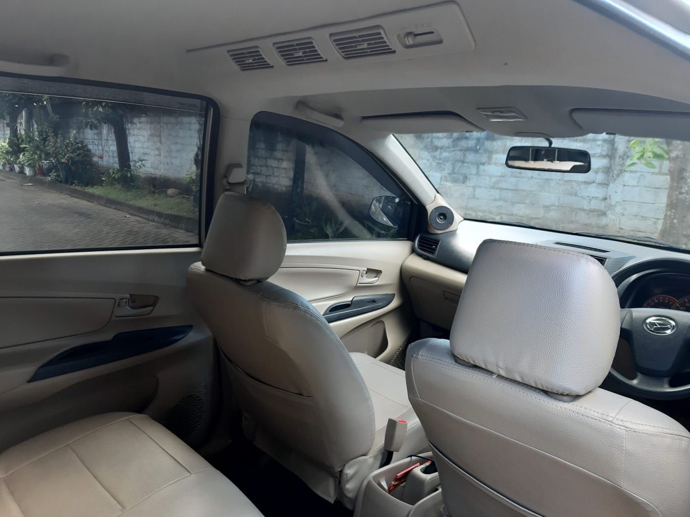 2012 Daihatsu Xenia 1.3 X MT 2012 Daihatsu Xenia 1.3 X MT