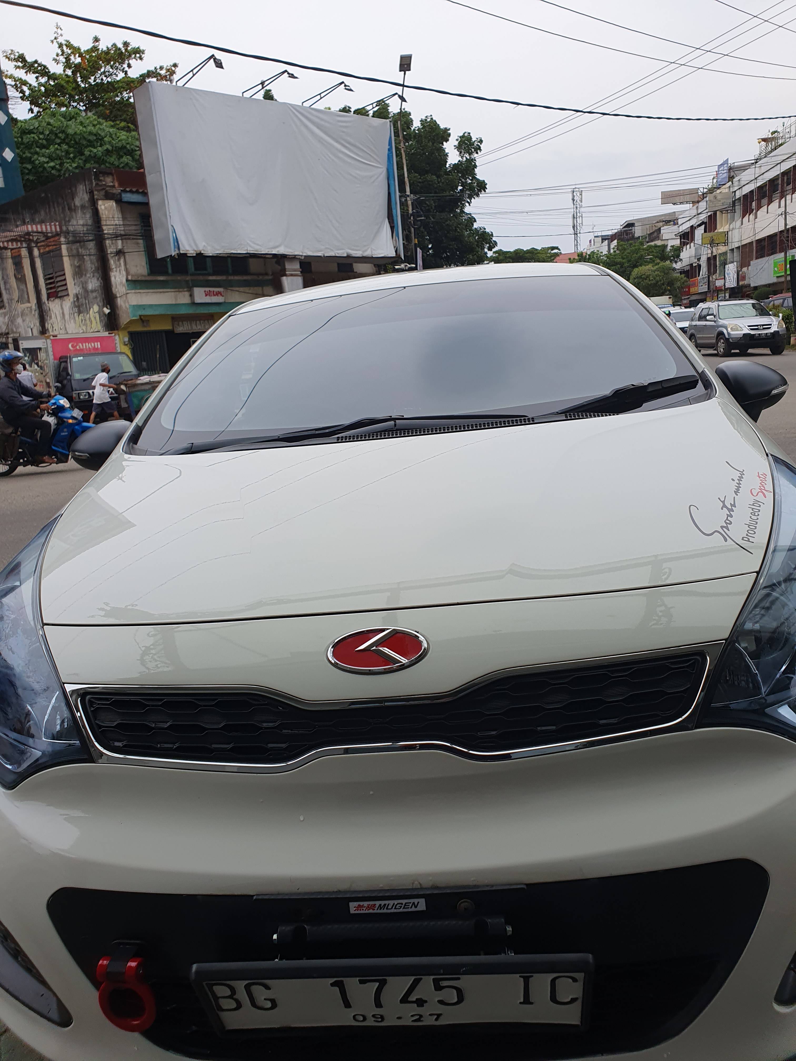 2013 Kia Rio  1.4 M Bensin MT Bekas 2013 Kia Rio  1.4 M Bensin MT Bekas