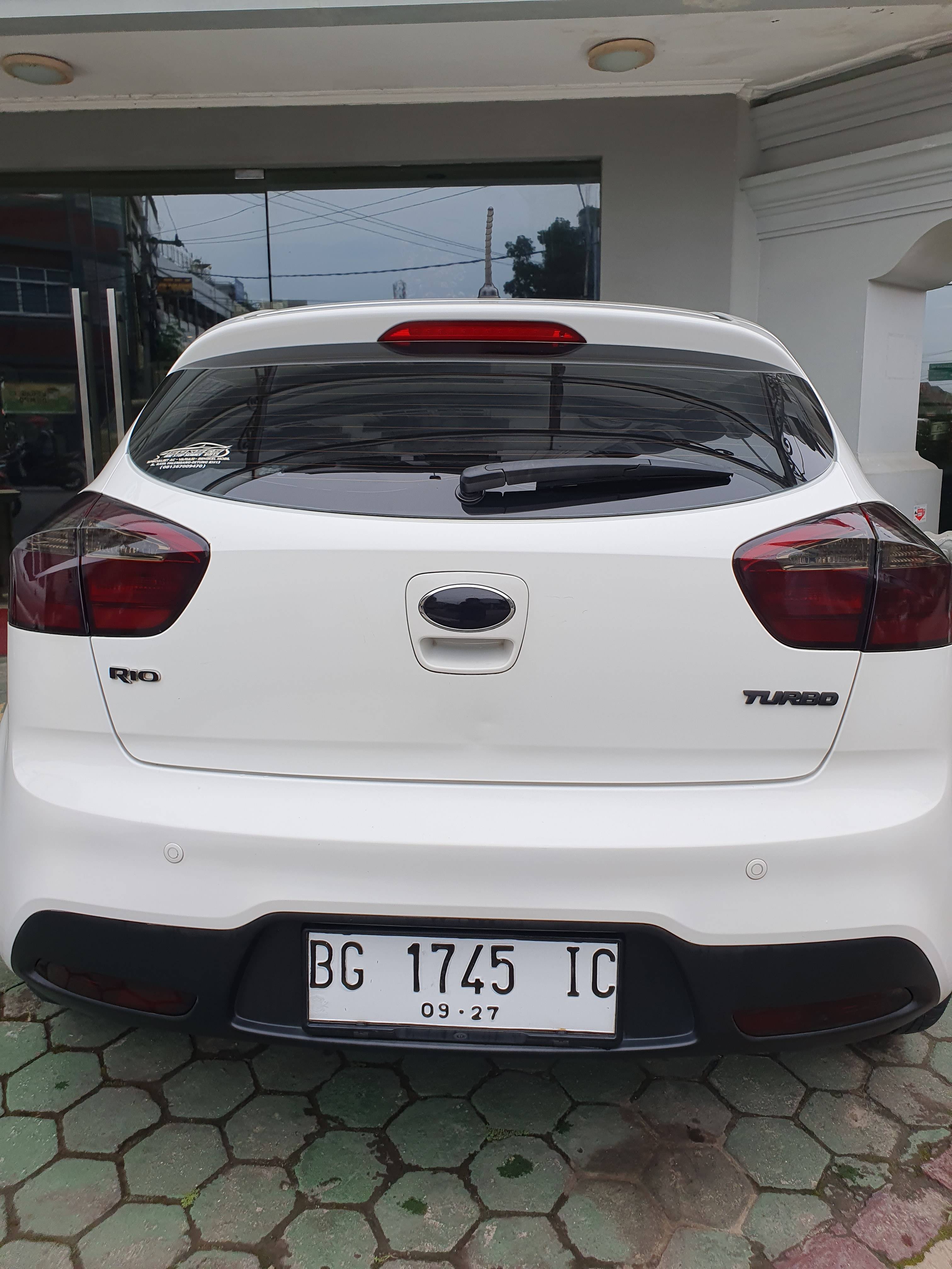 2013 Kia Rio  1.4 M Bensin MT 2013 Kia Rio  1.4 M Bensin MT