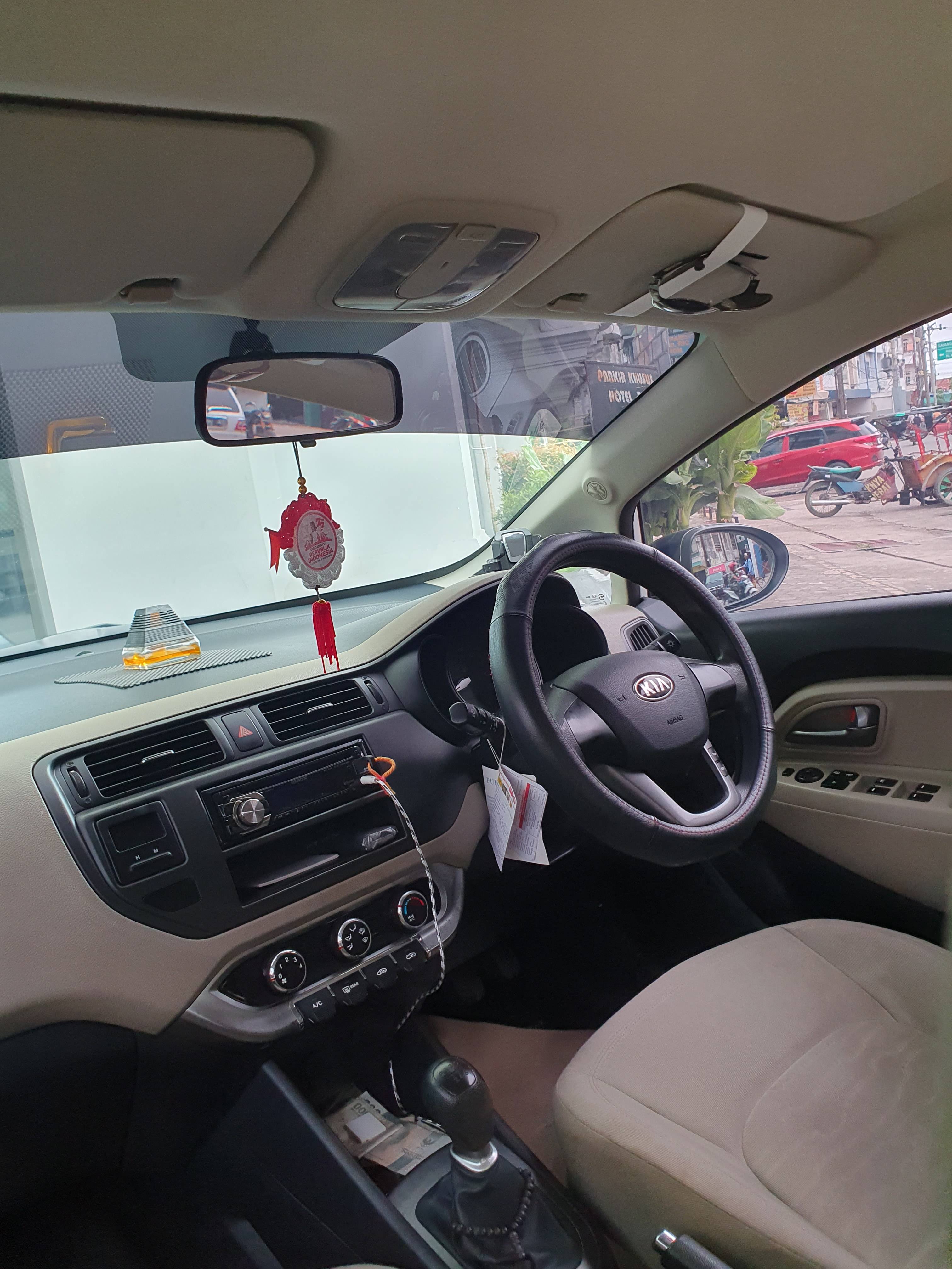 2013 Kia Rio  1.4 M Bensin MT 2013 Kia Rio  1.4 M Bensin MT