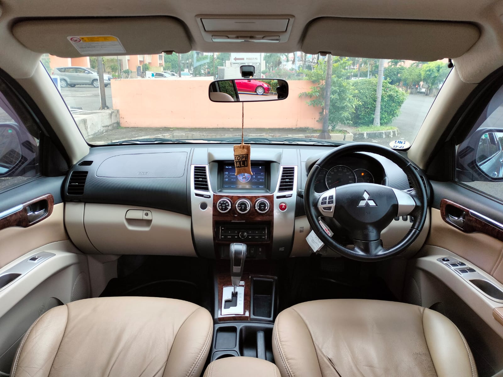 2012 Mitsubishi Pajero 2.5 EXCEED 4X2 A/T JEP 2012 Mitsubishi Pajero 2.5 EXCEED 4X2 A/T JEP