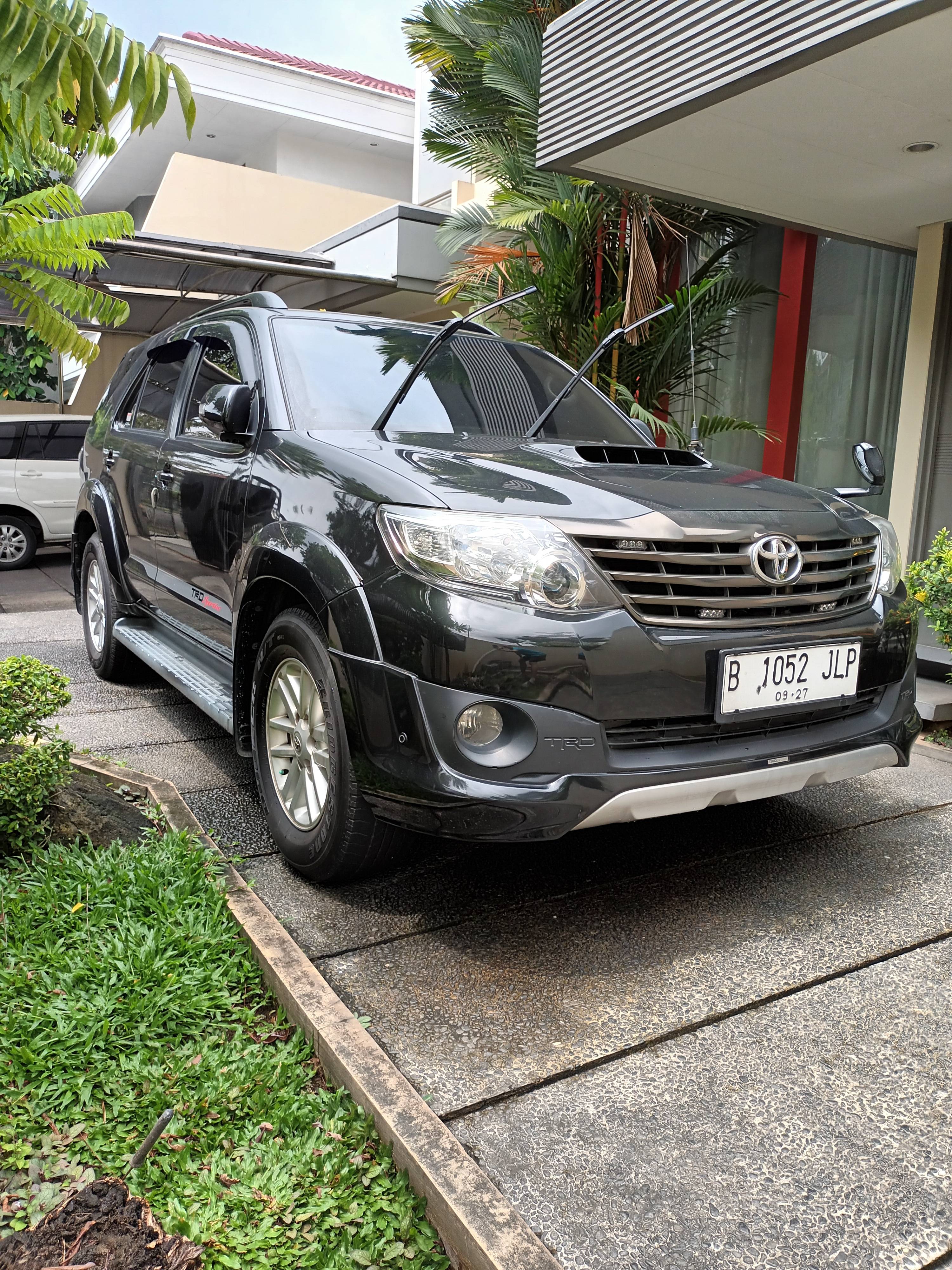 2013 Toyota Fortuner G 2.5L Diesel MT VNTURBO 2013 Toyota Fortuner G 2.5L Diesel MT VNTURBO