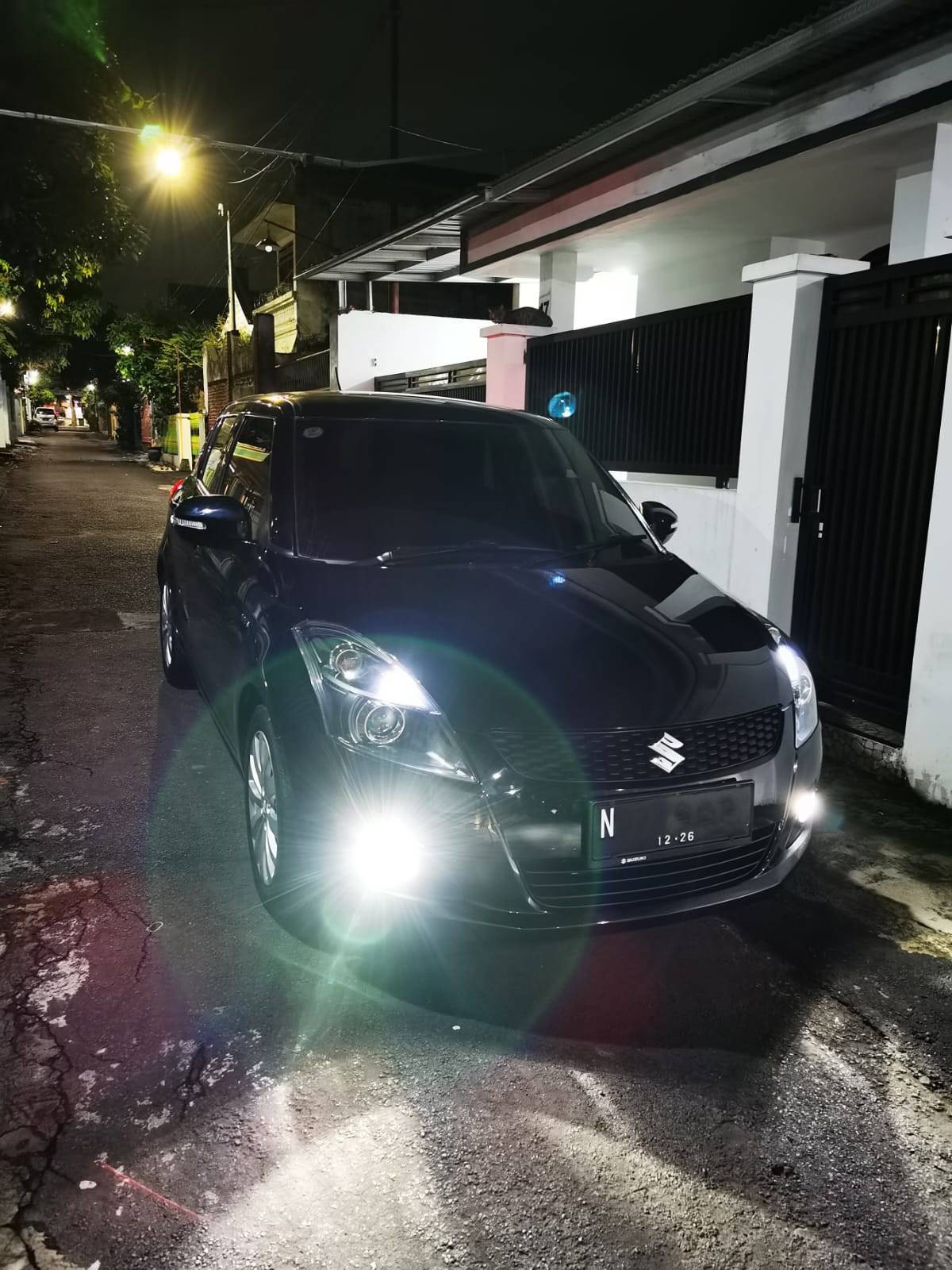 2015 Suzuki Swift GS MT Bekas 2015 Suzuki Swift GS MT Bekas
