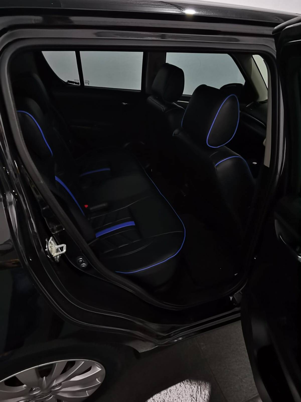 2015 Suzuki Swift GS MT 2015 Suzuki Swift GS MT