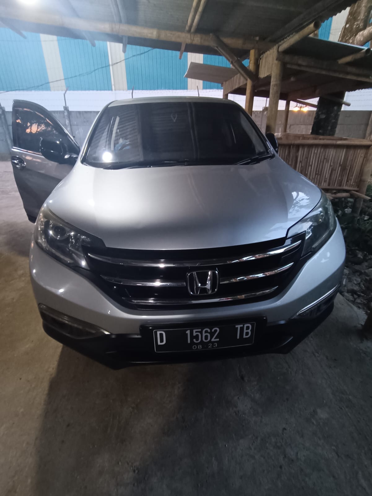 2012 Honda CRV  PRESTIGE 2.4 AT 2012 Honda CRV  PRESTIGE 2.4 AT