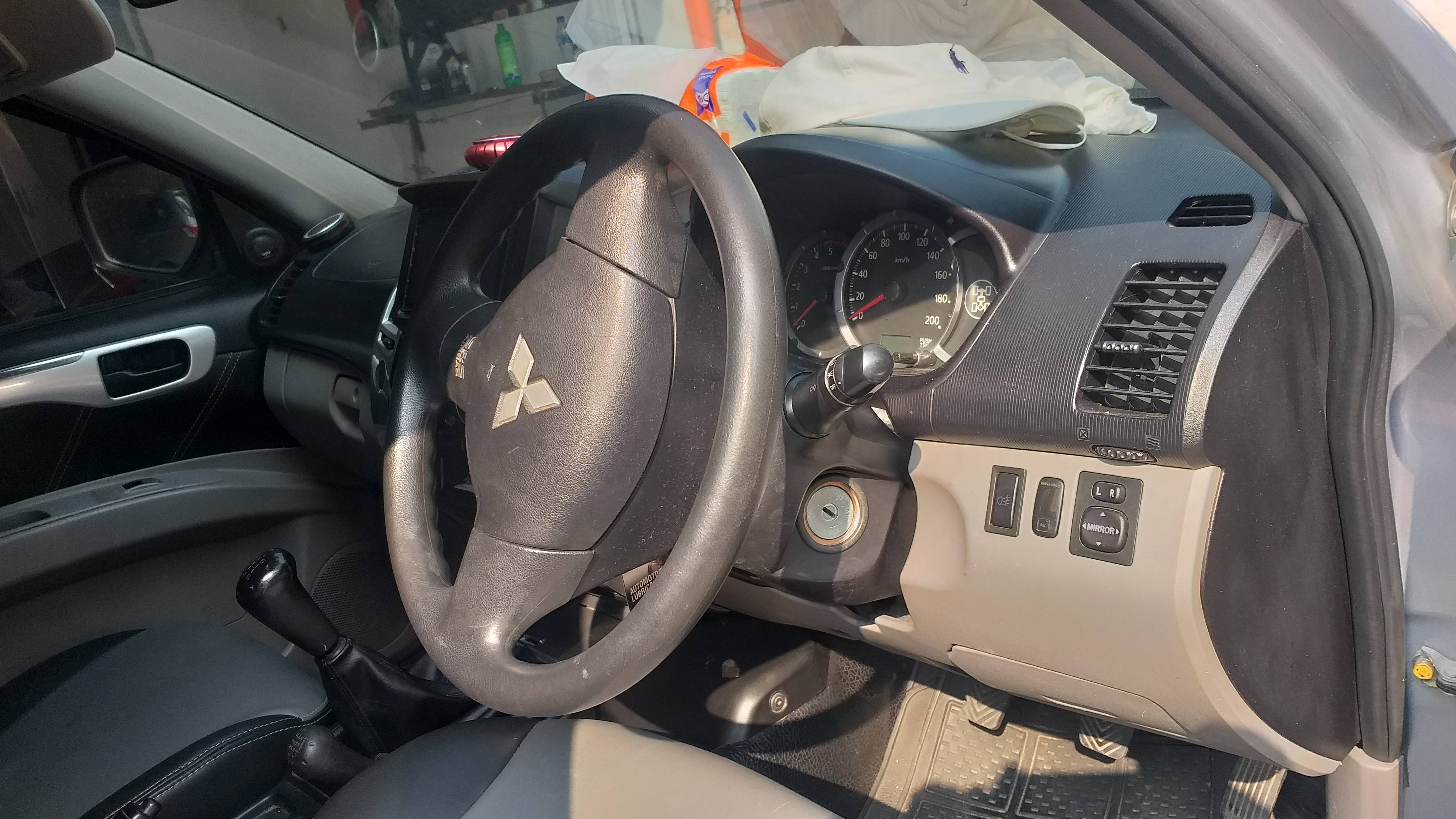 2011 Mitsubishi Pajero Sport GLX MT 4x4 2011 Mitsubishi Pajero Sport GLX MT 4x4