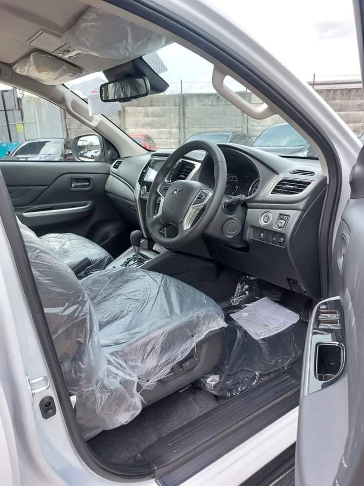 2014 Mitsubishi Triton  DC 4X4 2.5 HDX MT 2014 Mitsubishi Triton  DC 4X4 2.5 HDX MT