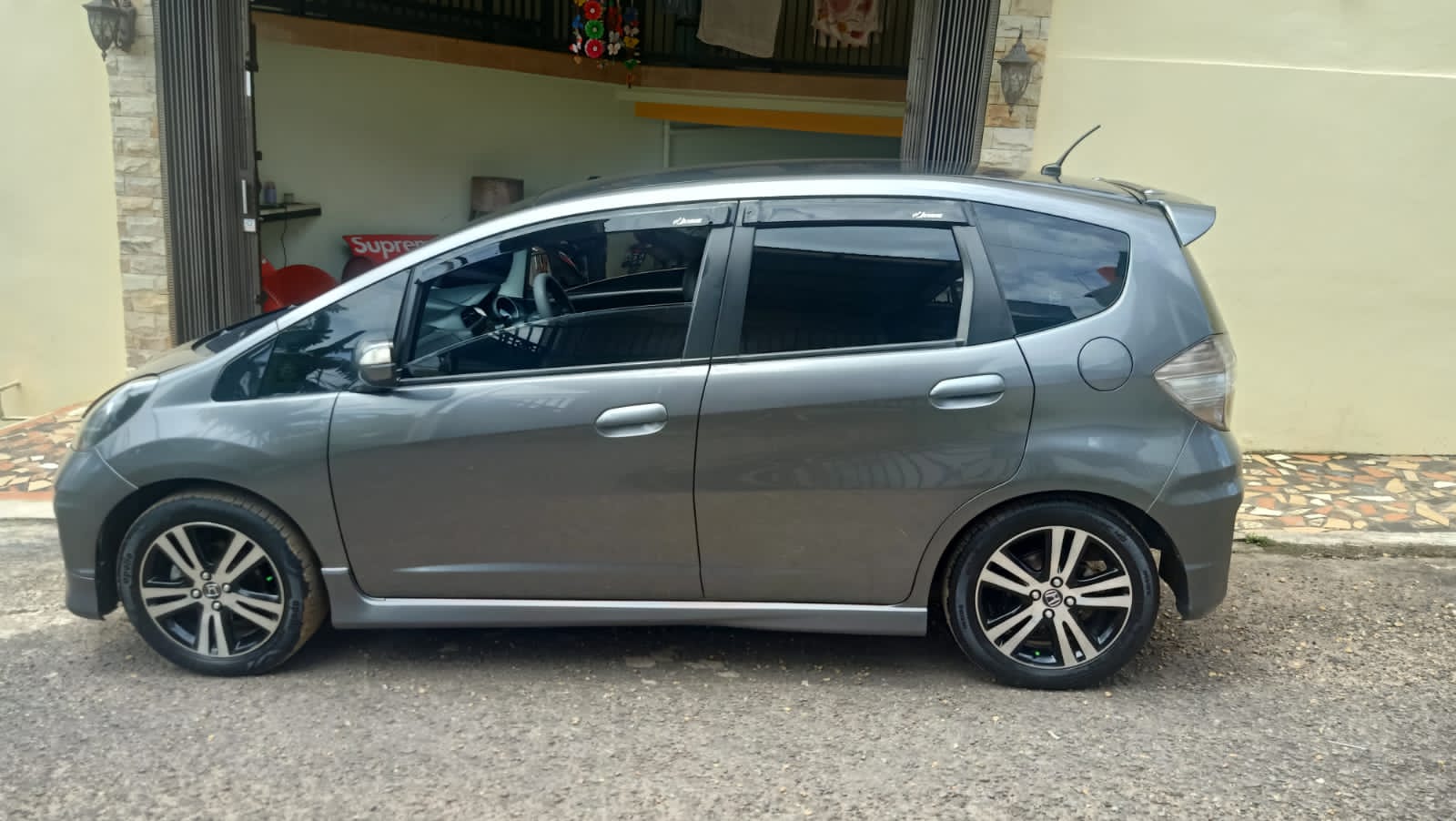 2014 Honda Jazz  GE8 1.5 E AT 2014 Honda Jazz  GE8 1.5 E AT