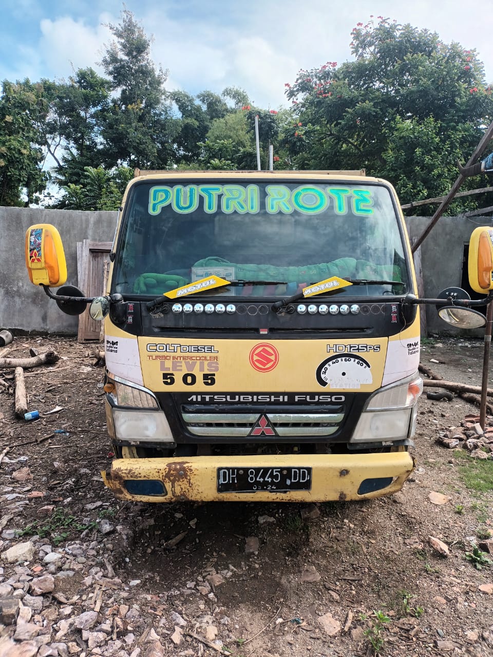 Second Hand 2013 Mitsubishi Colt Second Hand 2013 Mitsubishi Colt