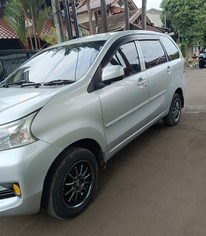 2017 Daihatsu Xenia  1.3 X MT 2017 Daihatsu Xenia  1.3 X MT