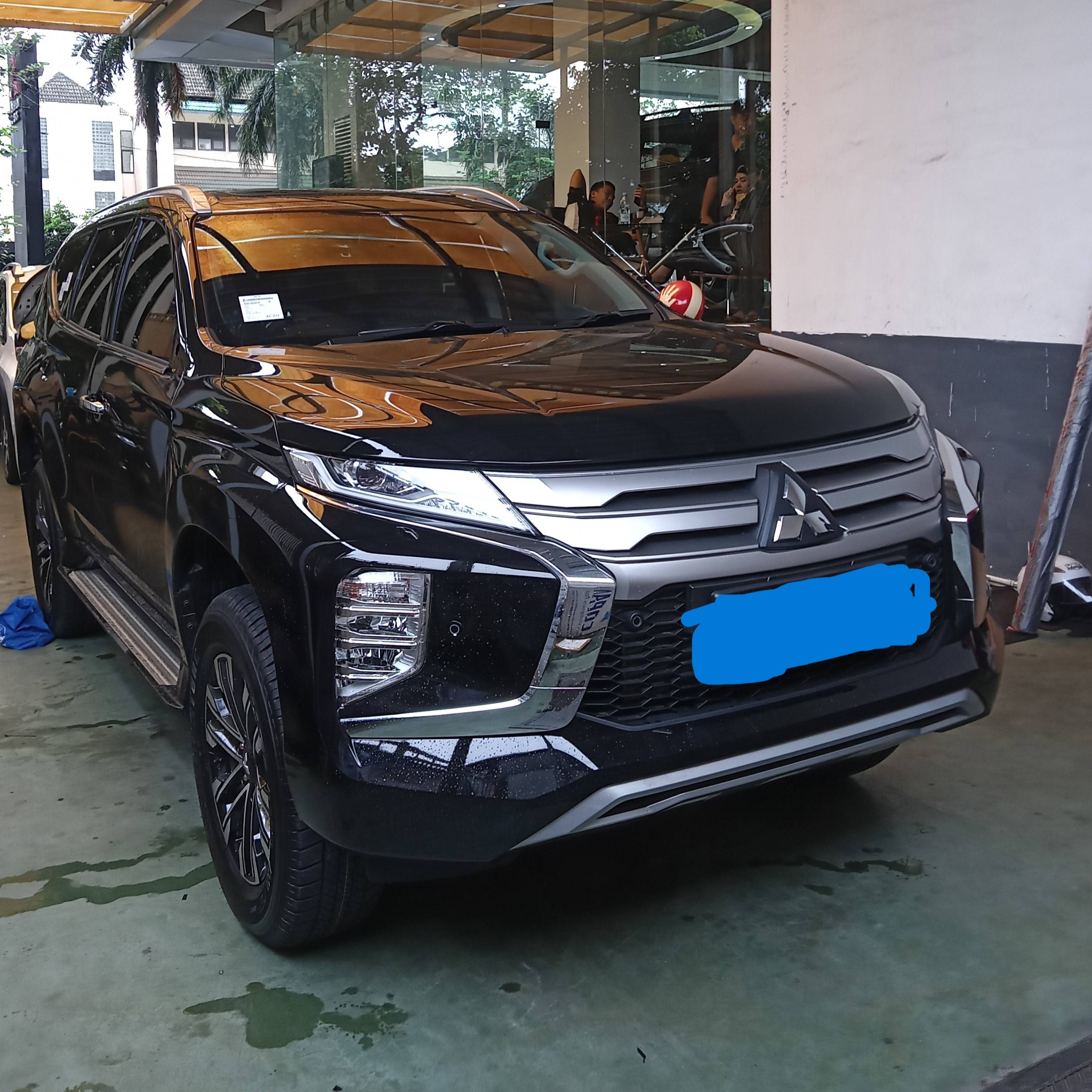 2022 Mitsubishi Pajero Sport Dakar AT 4x2 Bekas 2022 Mitsubishi Pajero Sport Dakar AT 4x2 Bekas