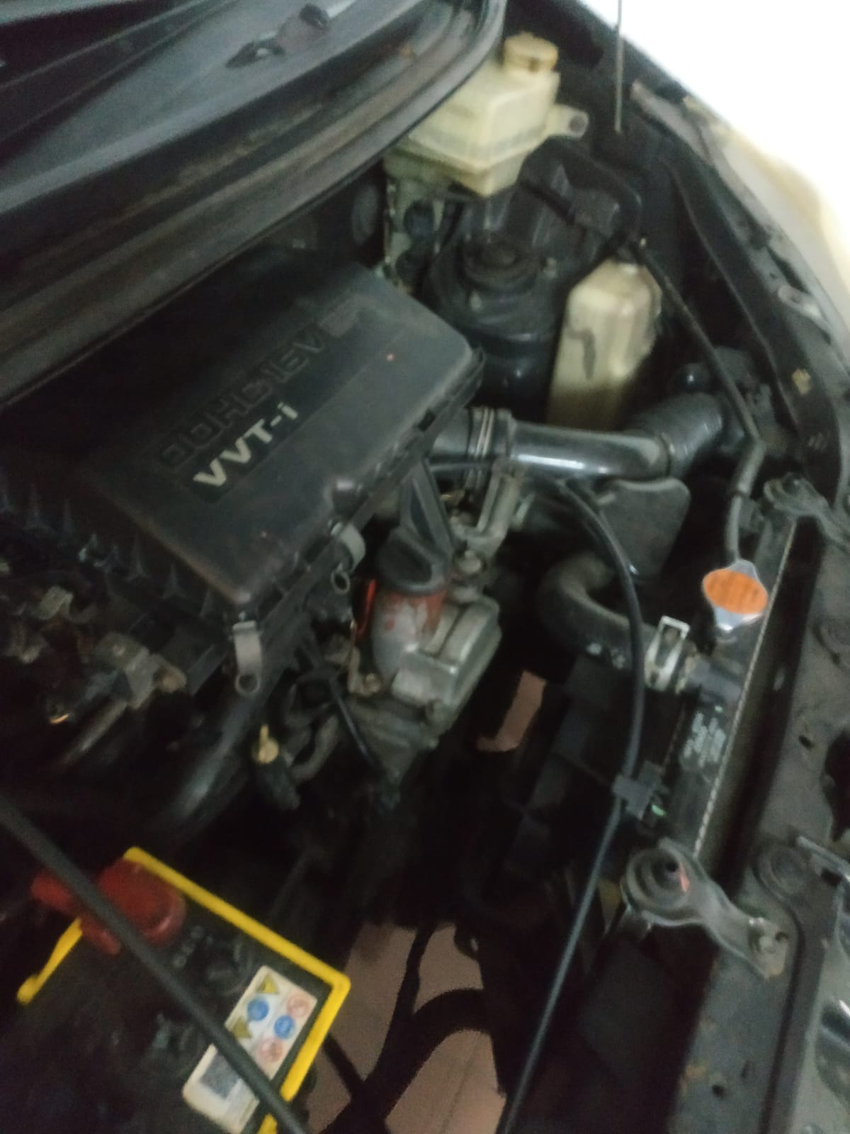 2012 Daihatsu Xenia  1.3L R DLX MT 2012 Daihatsu Xenia  1.3L R DLX MT