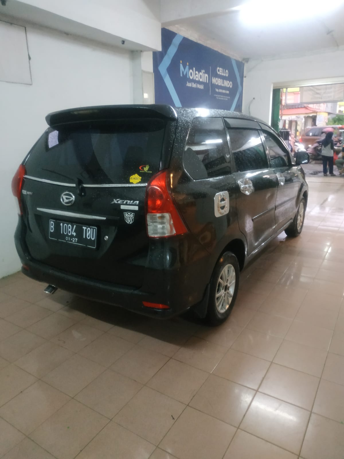 2012 Daihatsu Xenia  1.3L R DLX MT 2012 Daihatsu Xenia  1.3L R DLX MT