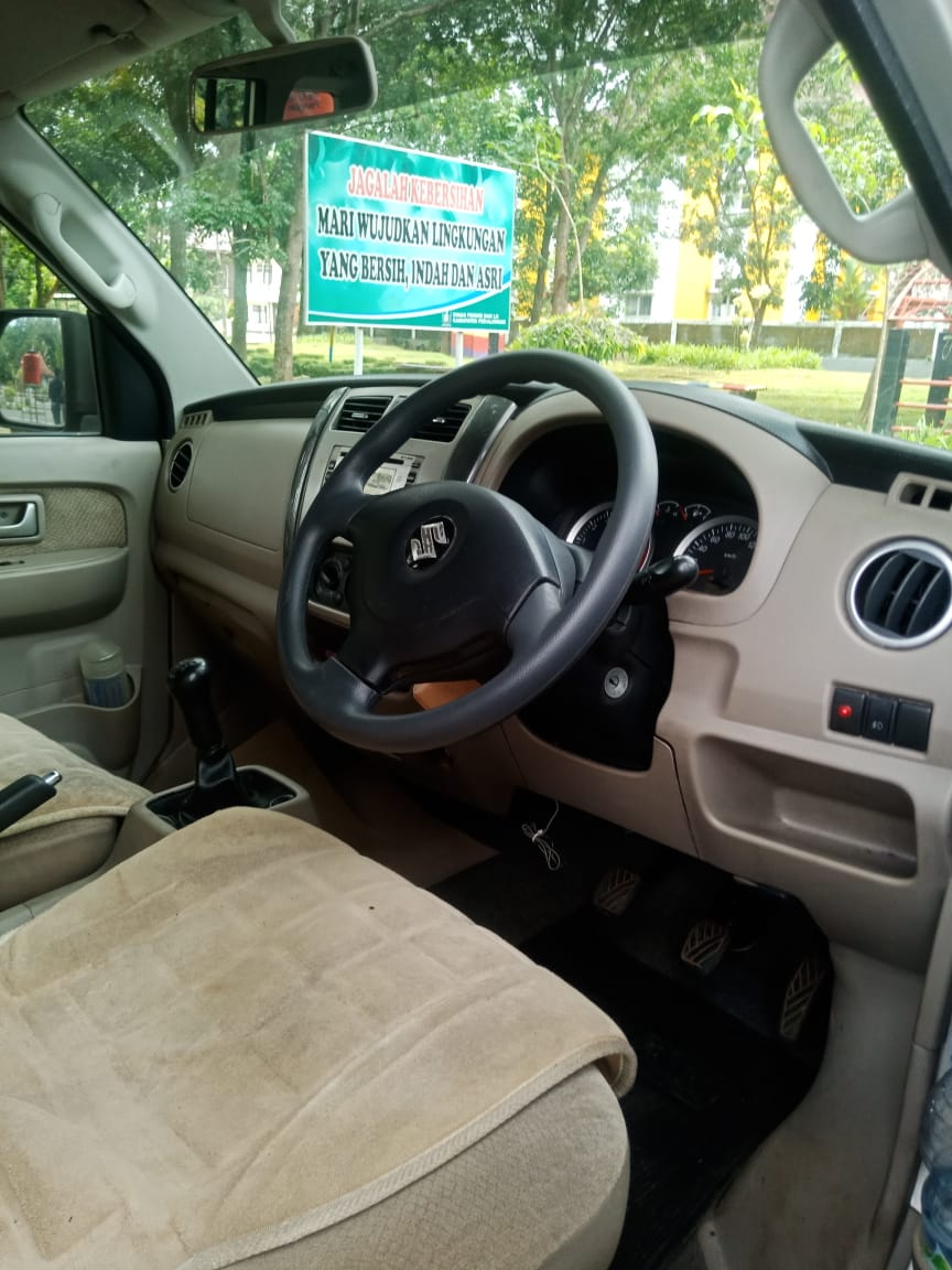 2010 Suzuki APV  1.5 DLX M/T MNB 2010 Suzuki APV  1.5 DLX M/T MNB