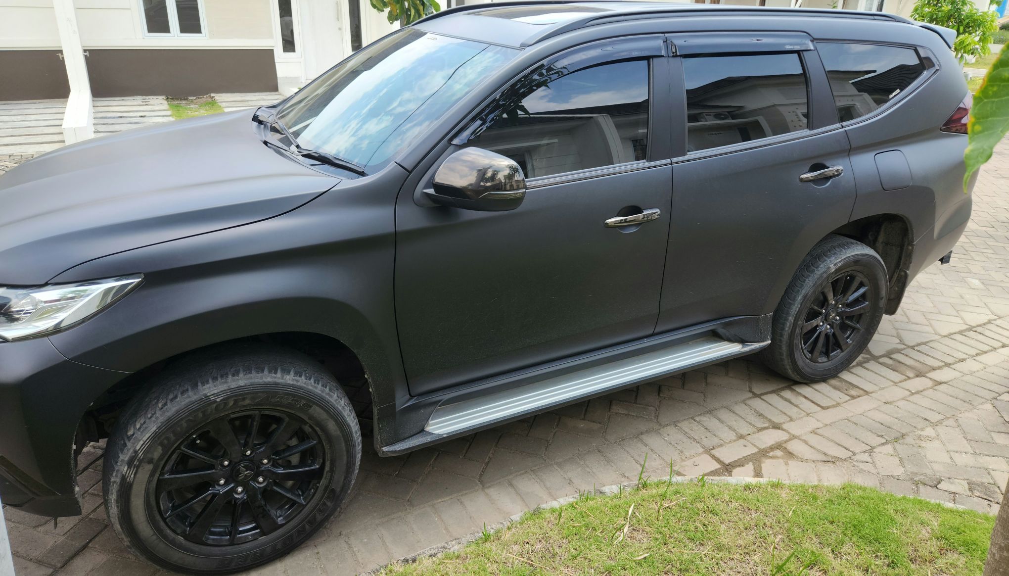 2019 Mitsubishi Pajero Sport Dakar AT 4x2 2019 Mitsubishi Pajero Sport Dakar AT 4x2