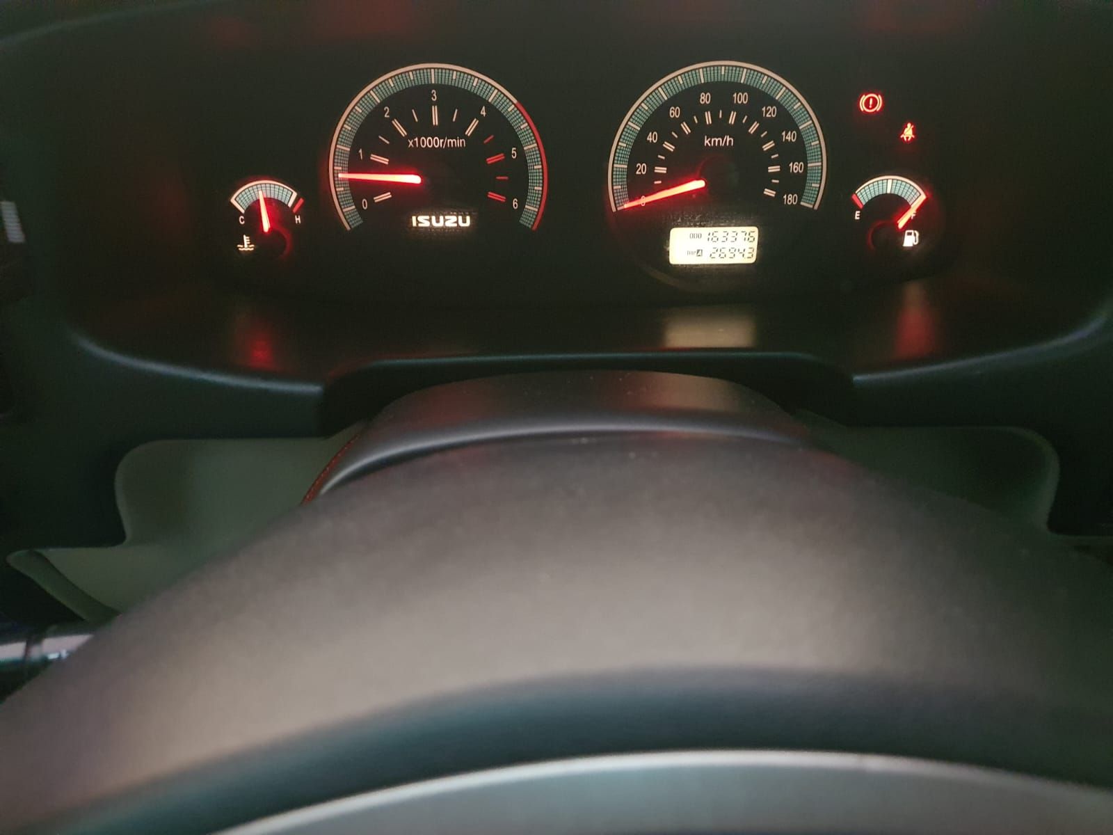 2014 Isuzu Panther TOURING 2014 Isuzu Panther TOURING