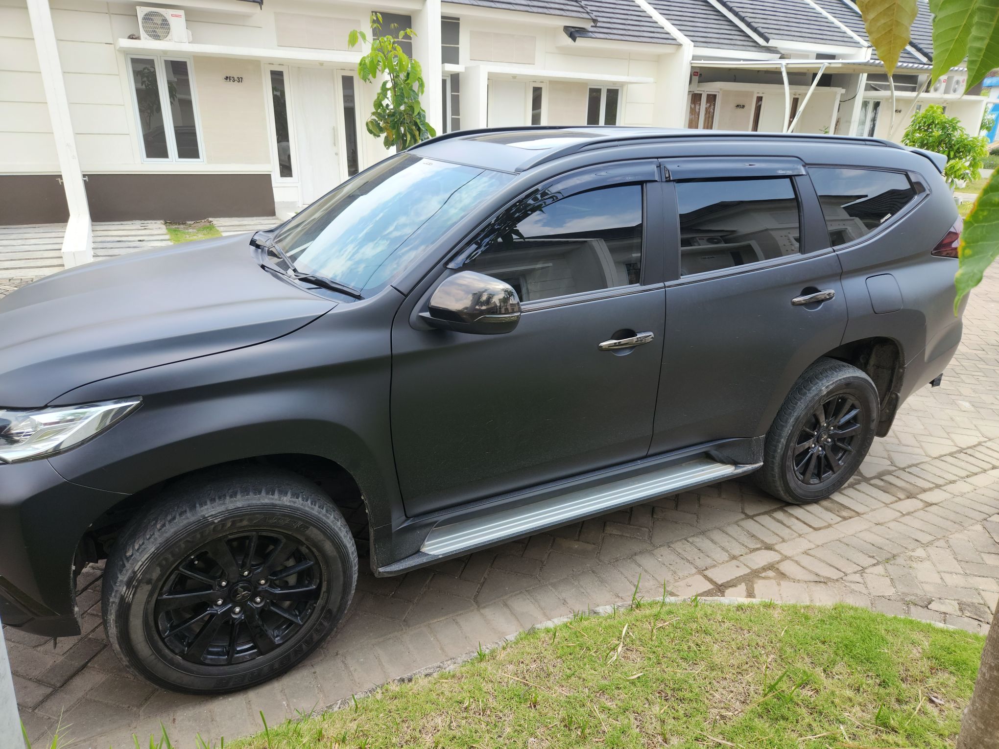 2019 Mitsubishi Pajero Sport Dakar AT 4x2 2019 Mitsubishi Pajero Sport Dakar AT 4x2