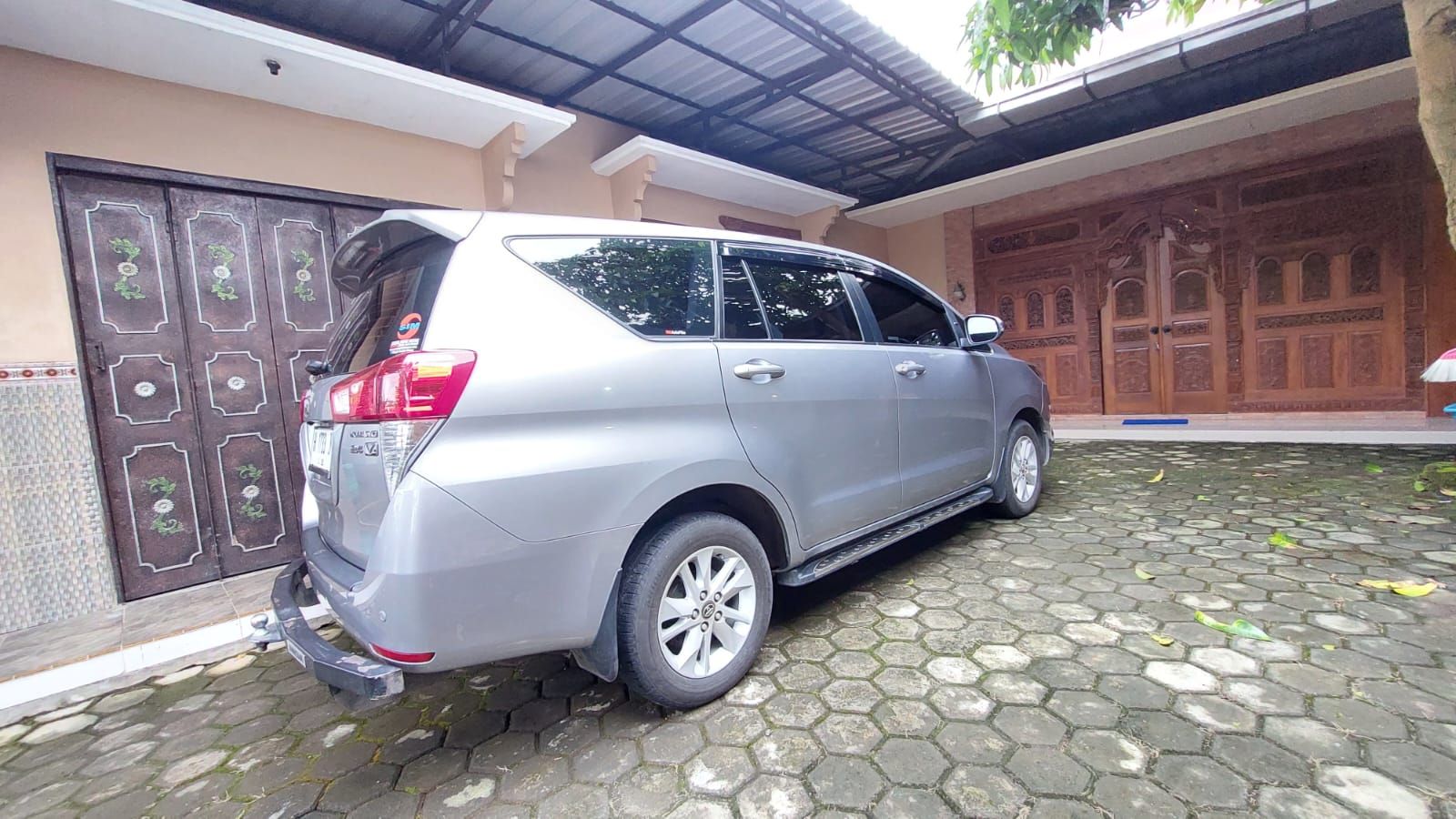 2017 Toyota Kijang Innova REBORN 2.4 V MT DIESEL 2017 Toyota Kijang Innova REBORN 2.4 V MT DIESEL