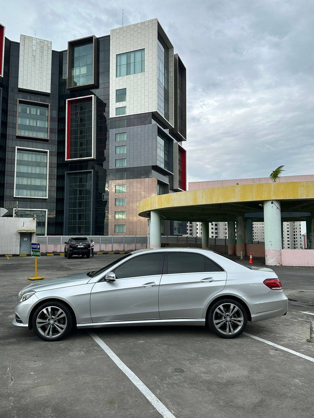 Beli mobil bekas