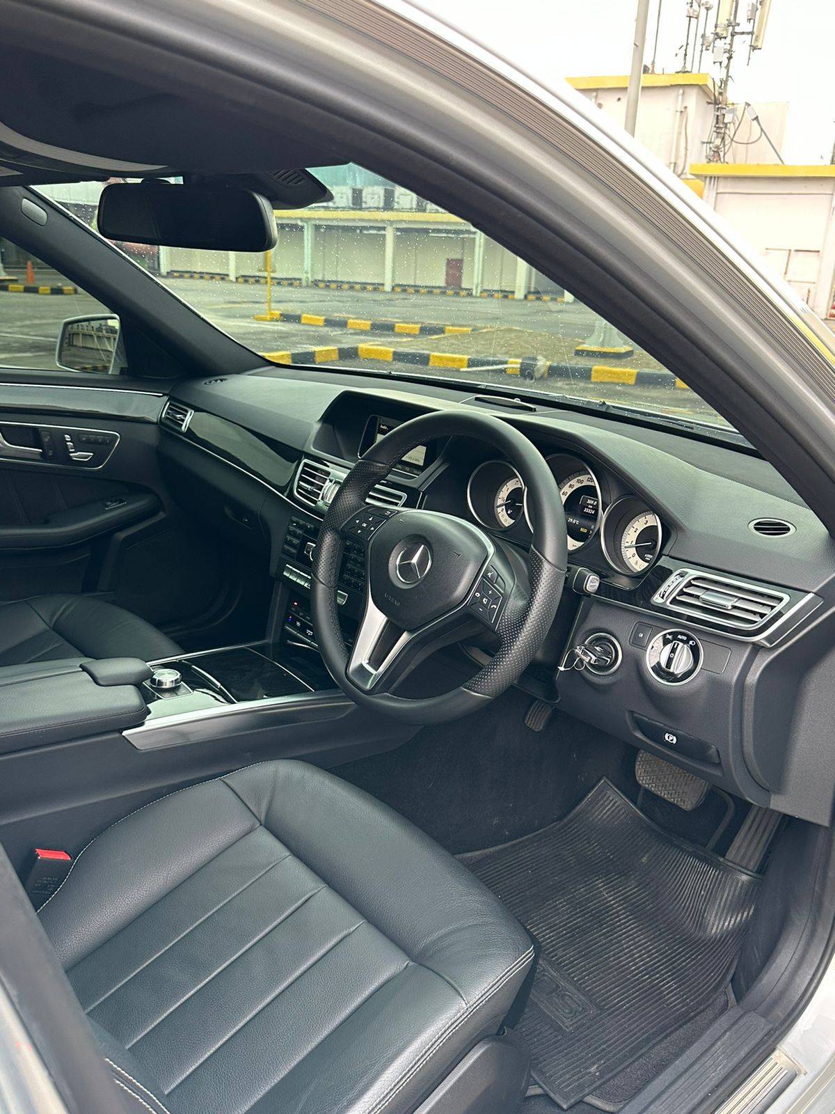 Dijual 2015 Mercedes Benz E-Class  E 250 AVANGARDE CKD AT E 250 AVANGARDE CKD AT Bekas