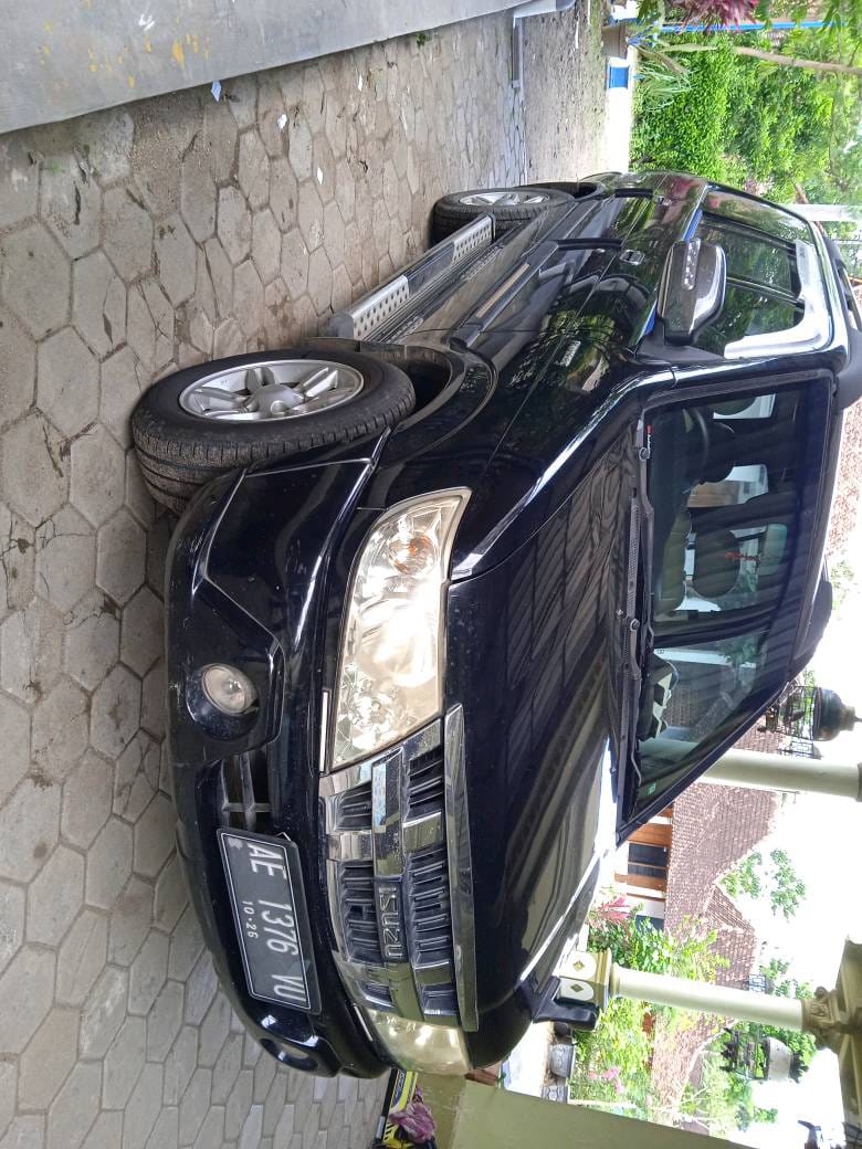 2010 Isuzu Panther 2010 Isuzu Panther